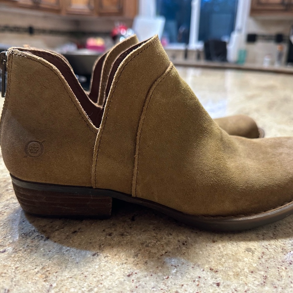 Born Women's Brown Suede Ankle Booties